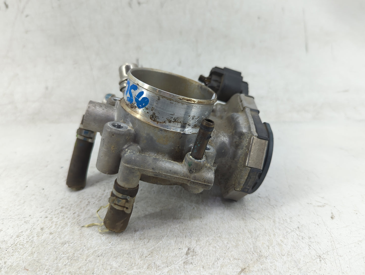 2013-2014 Chevrolet Trax Throttle Body P/N:55561495 Fits Fits 2009 2010 2011 2012 2013 2014 2015 2016 2017 2018 OEM Used Aut
