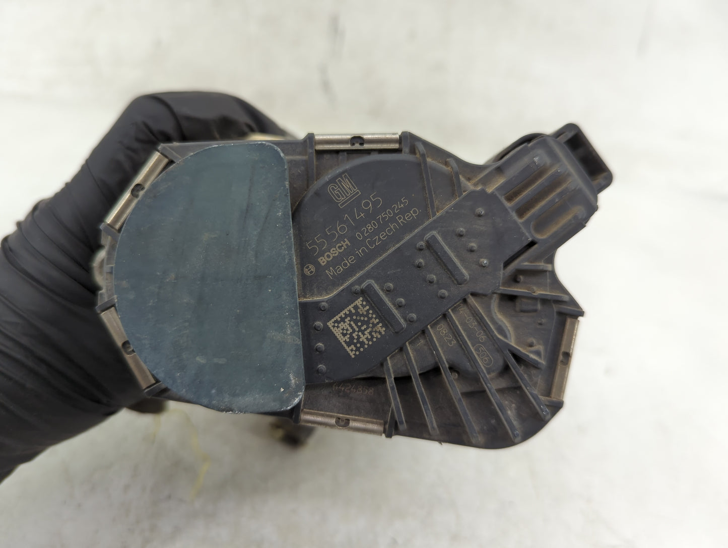 2013-2014 Chevrolet Trax Throttle Body P/N:55561495 Fits Fits 2009 2010 2011 2012 2013 2014 2015 2016 2017 2018 OEM Used Aut
