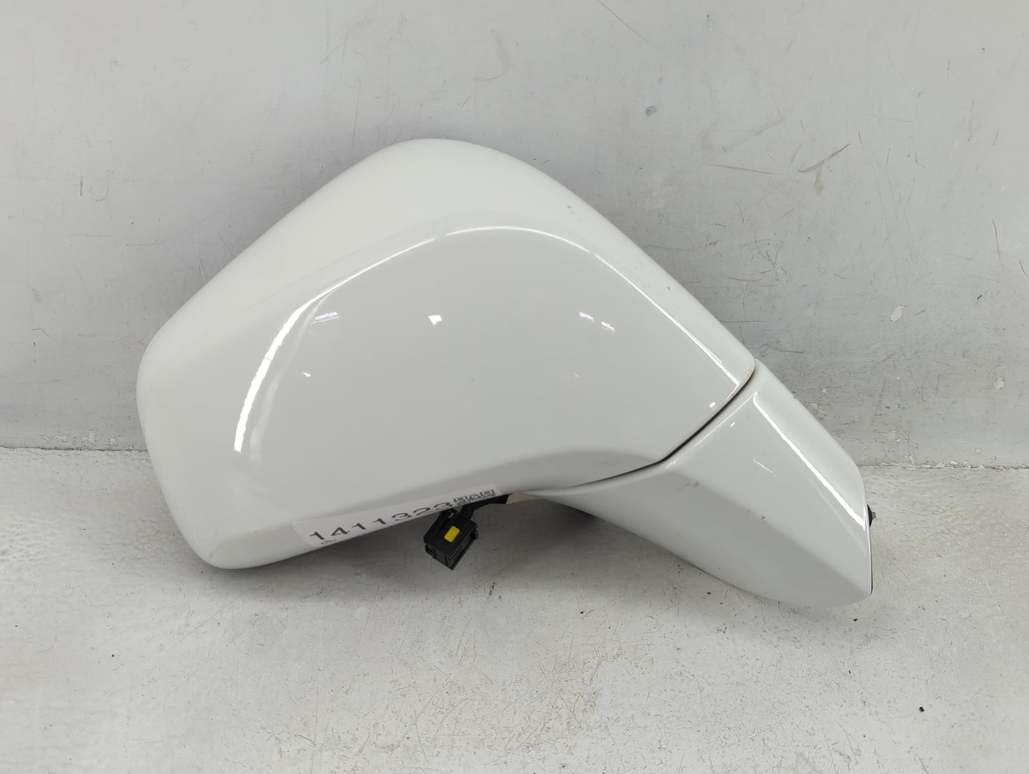 2013-2014 Chevrolet Trax Driver Side View Mirror - Left Door Mirror OEM Used - Oemusedautoparts1.com