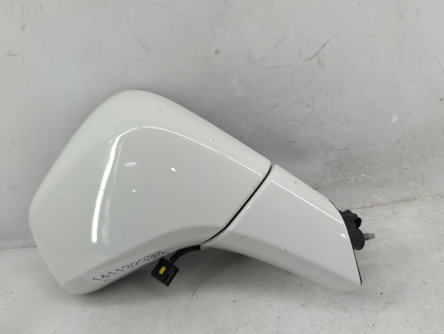 2013-2014 Chevrolet Trax Driver Side View Mirror - Left Door Mirror OEM Used - Oemusedautoparts1.com