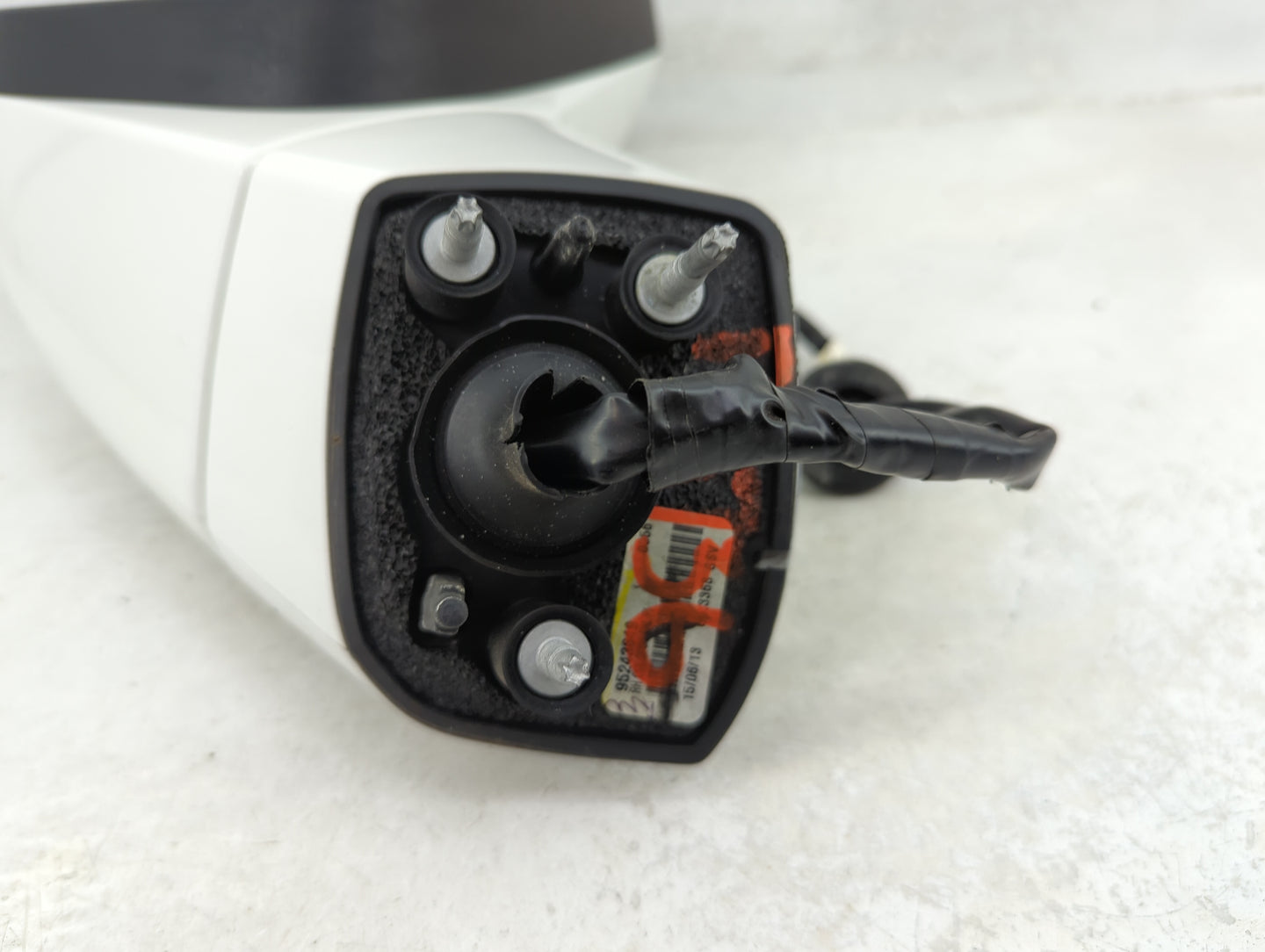 2013-2014 Chevrolet Trax Driver Side View Mirror - Left Door Mirror OEM Used - Oemusedautoparts1.com