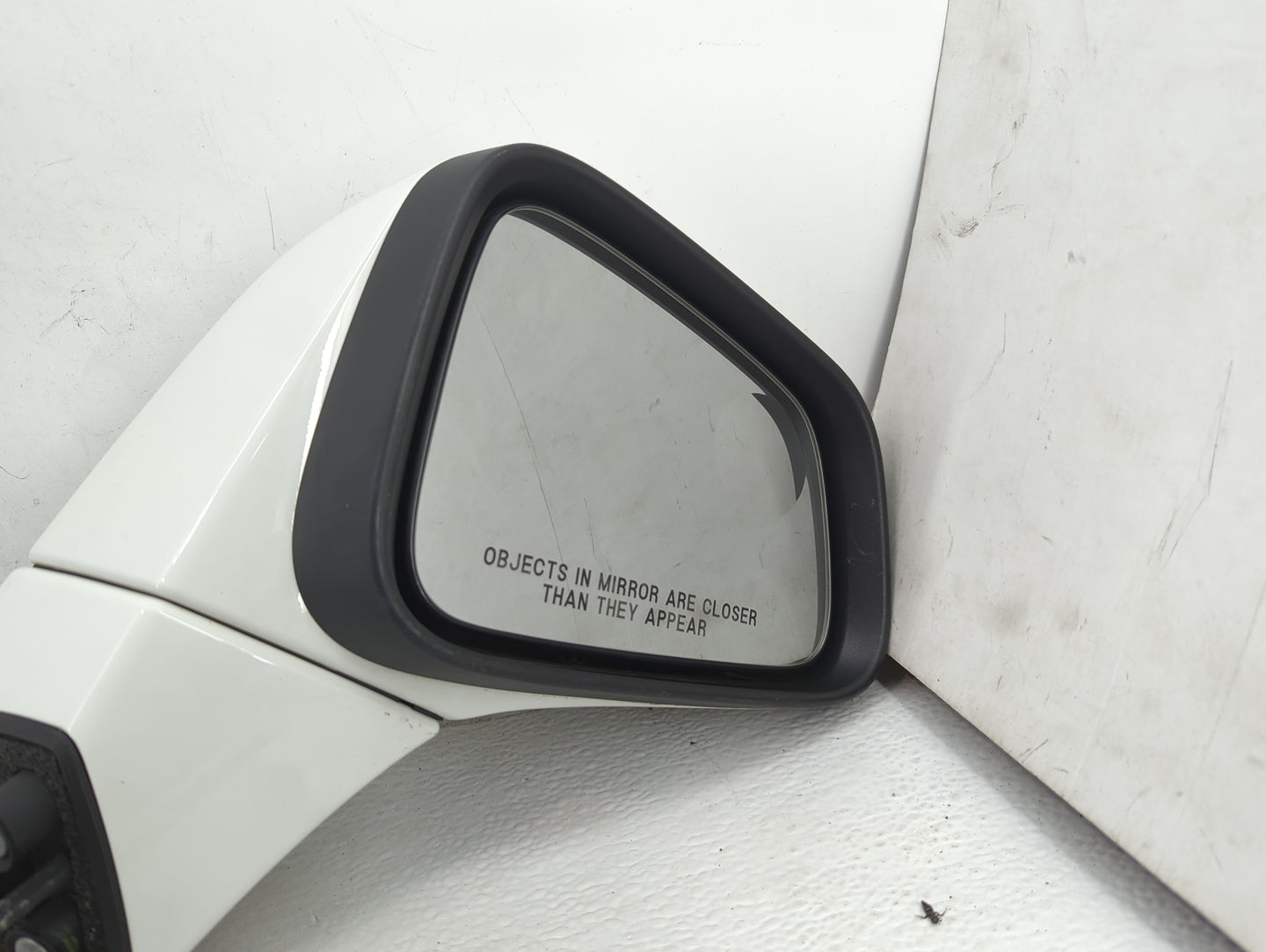 2013-2014 Chevrolet Trax Driver Side View Mirror - Left Door Mirror OEM Used - Oemusedautoparts1.com