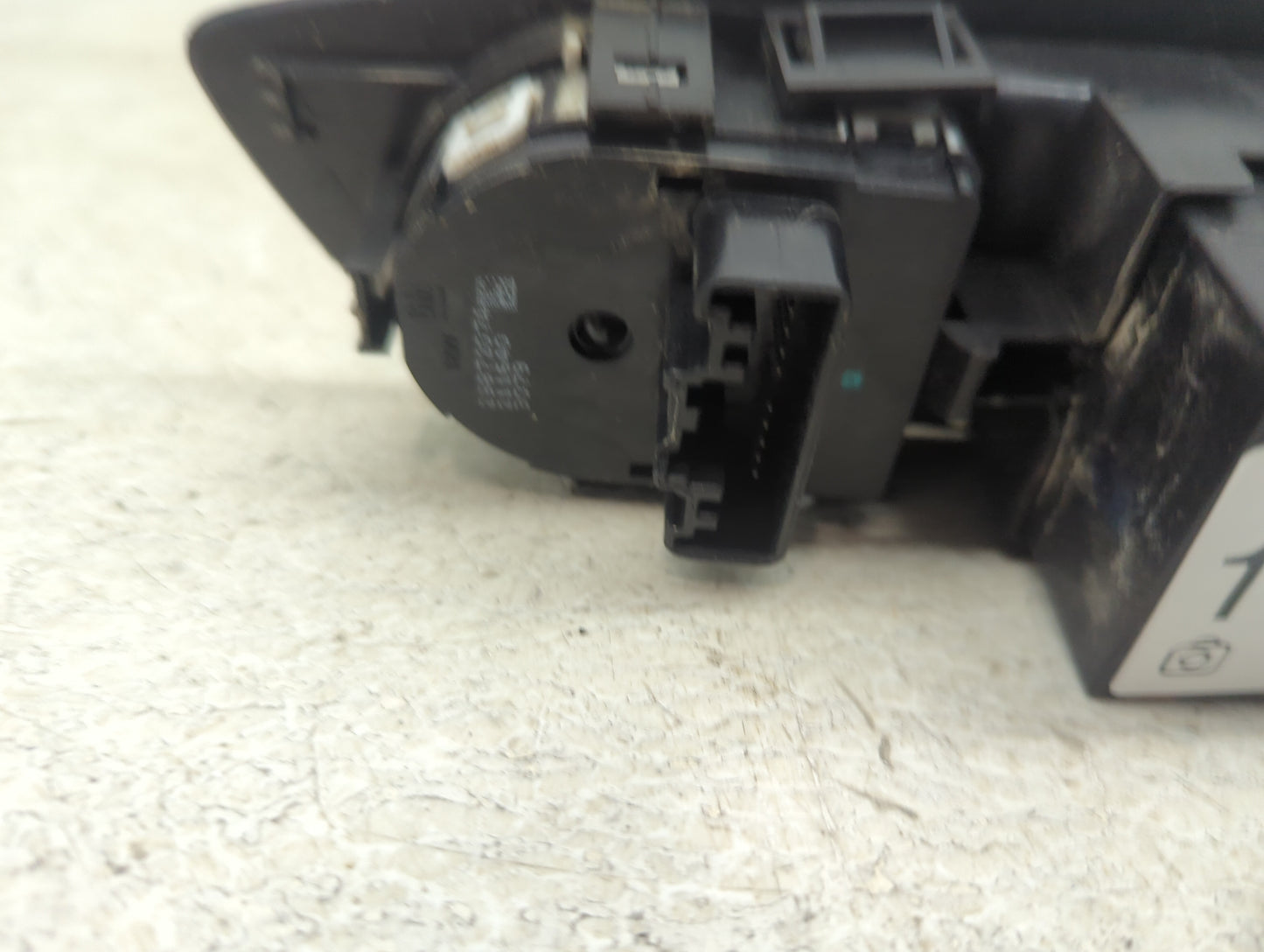 2013 Chevrolet Trax Master Power Window Switch Replacement Driver Side Left Fits OEM Used Auto Parts - Oemusedautoparts1.com