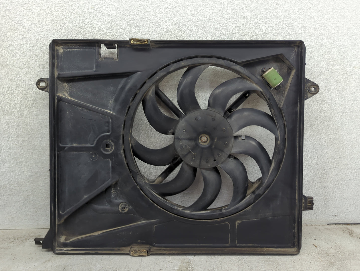 2013 Chevrolet Trax Electric Radiator Cooling Fan Motor Assembly Fits OEM Used Auto Parts - Oemusedautoparts1.com