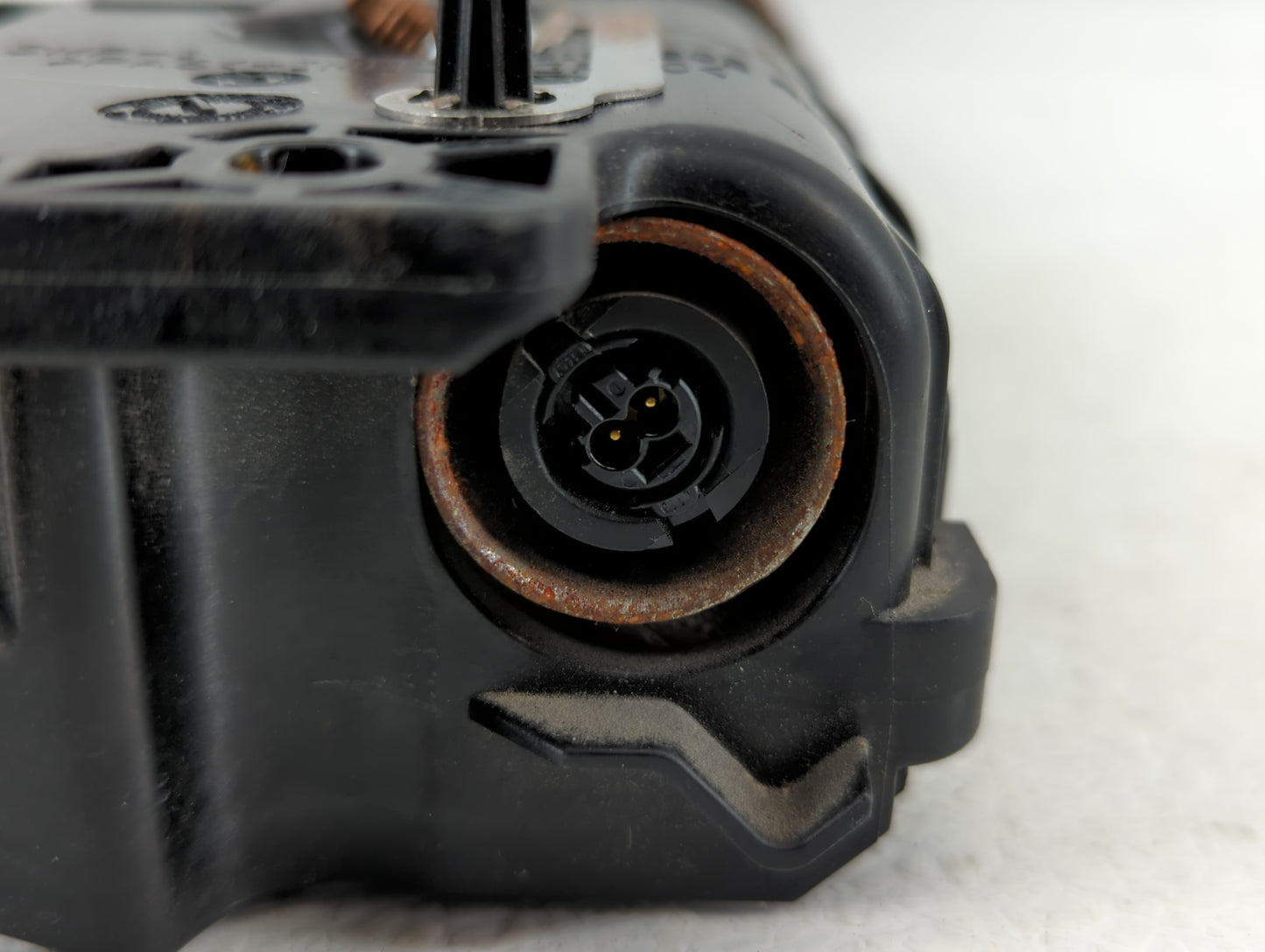 2013-2017 Chevrolet Trax Air Bag Driver Left Knee OEM P/N:95259946, 813016342 813016342 Fits Fits 2013 2014 2015 2016 2017 O