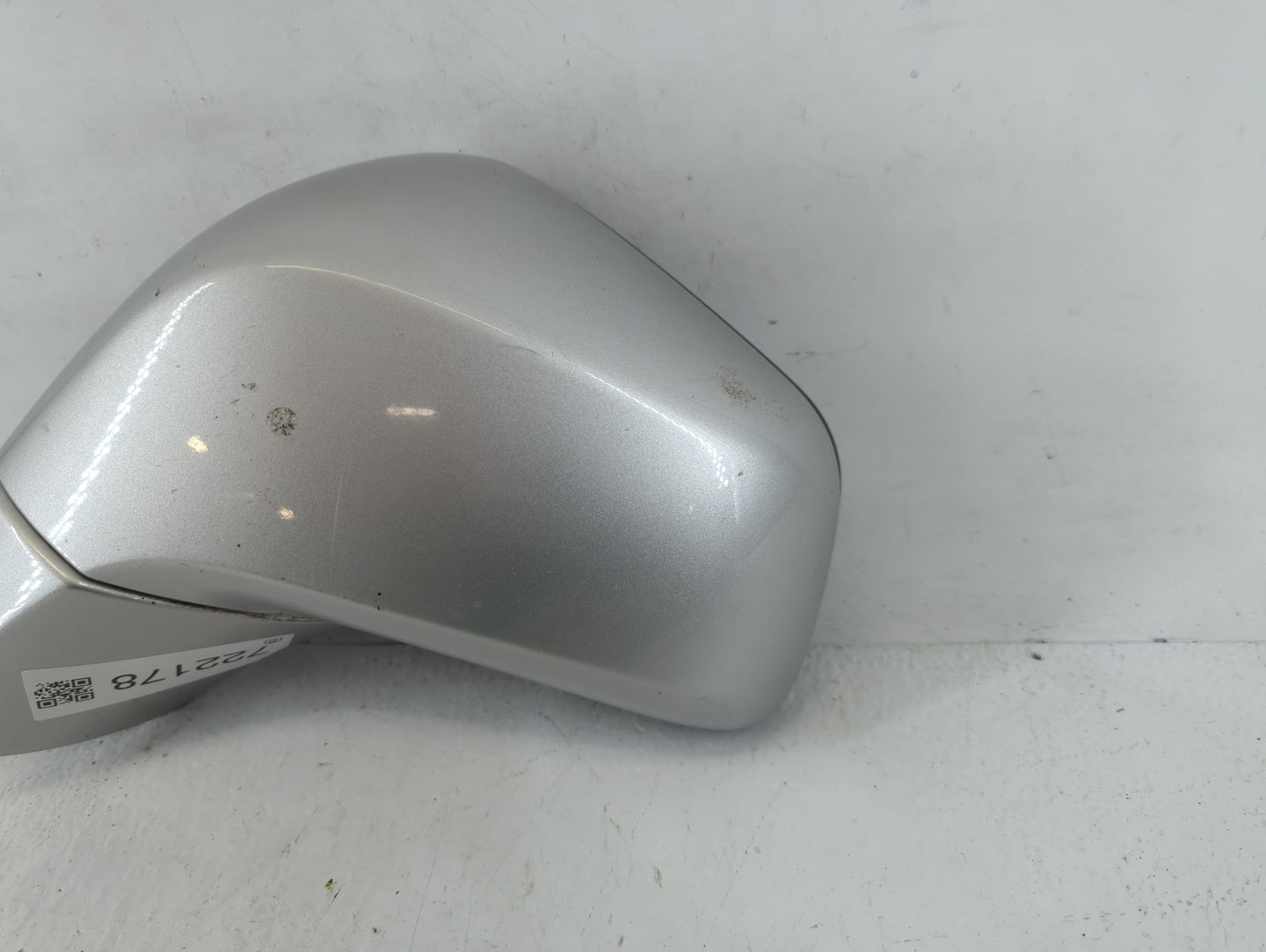 2013-2014 Chevrolet Trax Driver Side View Mirror - Left Door Mirror OEM Used - Oemusedautoparts1.com