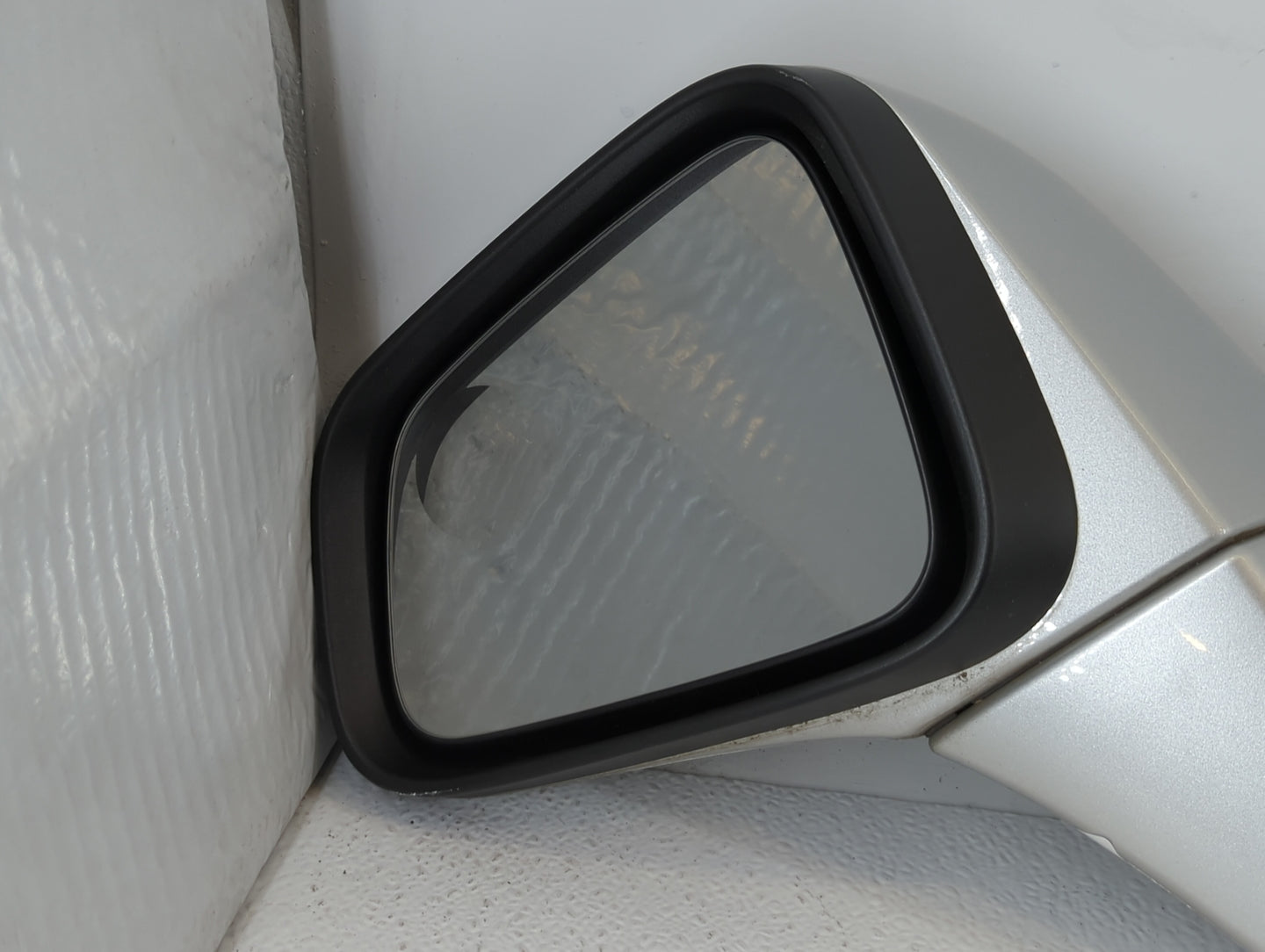 2013-2014 Chevrolet Trax Driver Side View Mirror - Left Door Mirror OEM Used - Oemusedautoparts1.com