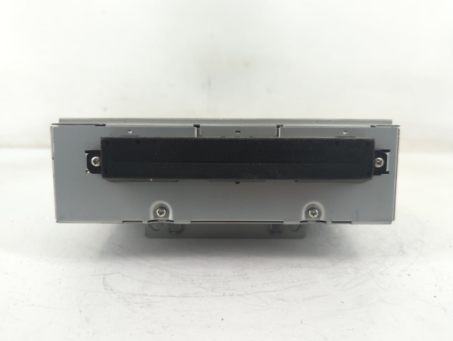 Chevrolet V30 Am Fm Cd Player Radio Receiver - Oemusedautoparts1.com