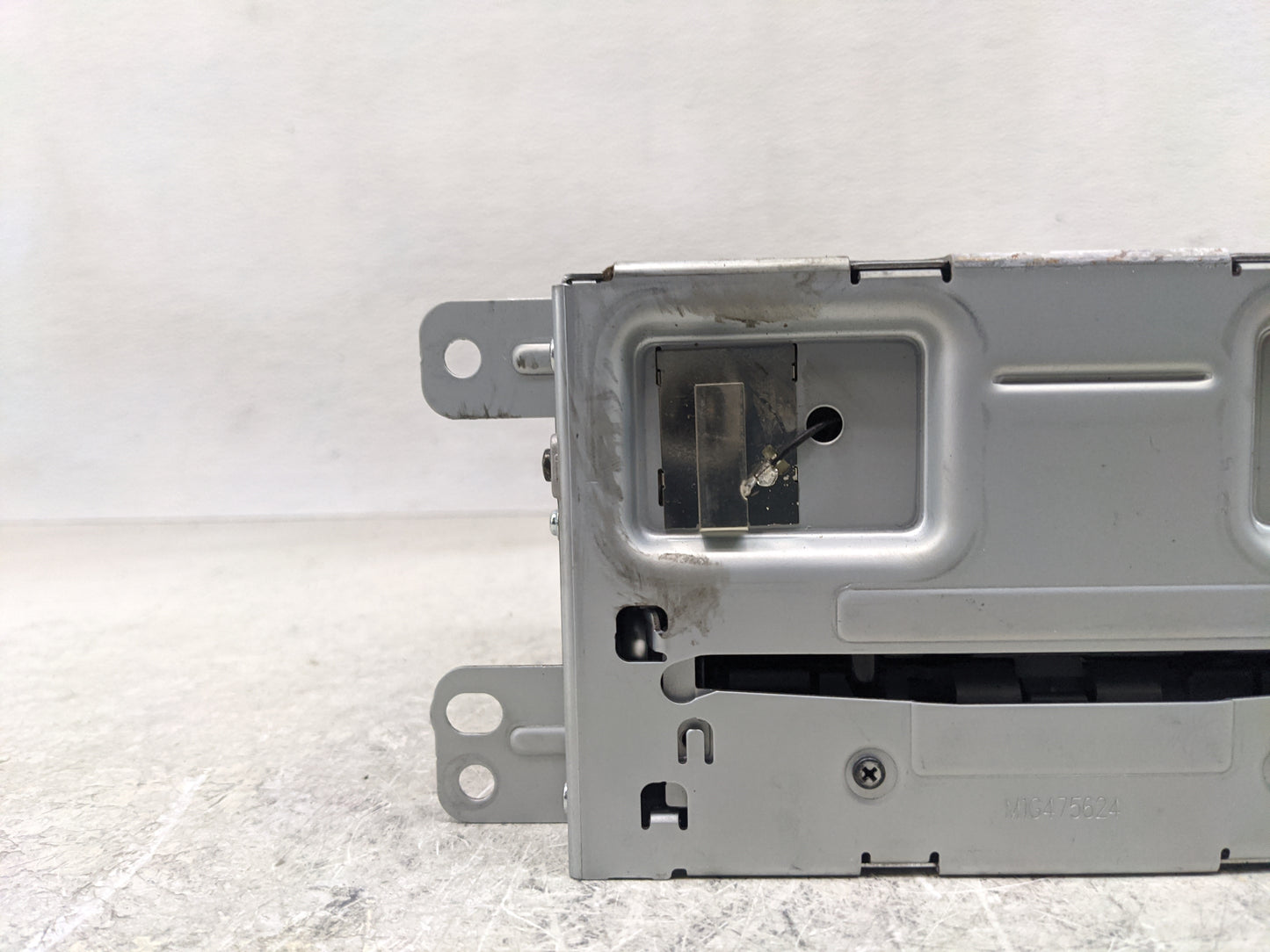 2013 Chevrolet Volt Radio AM FM Cd Player Receiver Replacement P/N:22993877 Fits OEM Used Auto Parts - Oemusedautoparts1.com
