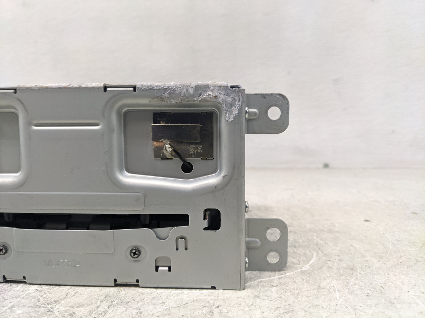 2013 Chevrolet Volt Radio AM FM Cd Player Receiver Replacement P/N:22993877 Fits OEM Used Auto Parts - Oemusedautoparts1.com