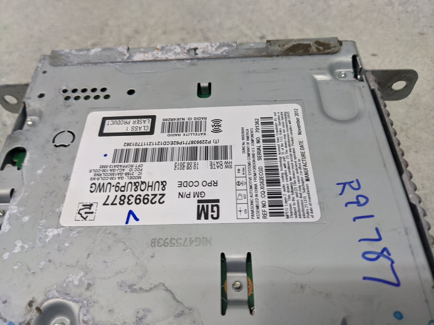 2013 Chevrolet Volt Radio AM FM Cd Player Receiver Replacement P/N:22993877 Fits OEM Used Auto Parts - Oemusedautoparts1.com