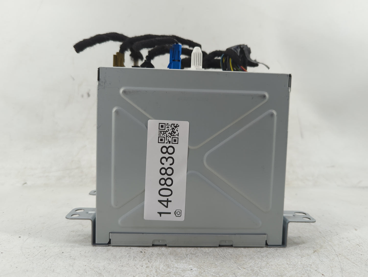 2013 Chevrolet Volt Radio AM FM Cd Player Receiver Replacement P/N:22993877 Fits OEM Used Auto Parts - Oemusedautoparts1.com