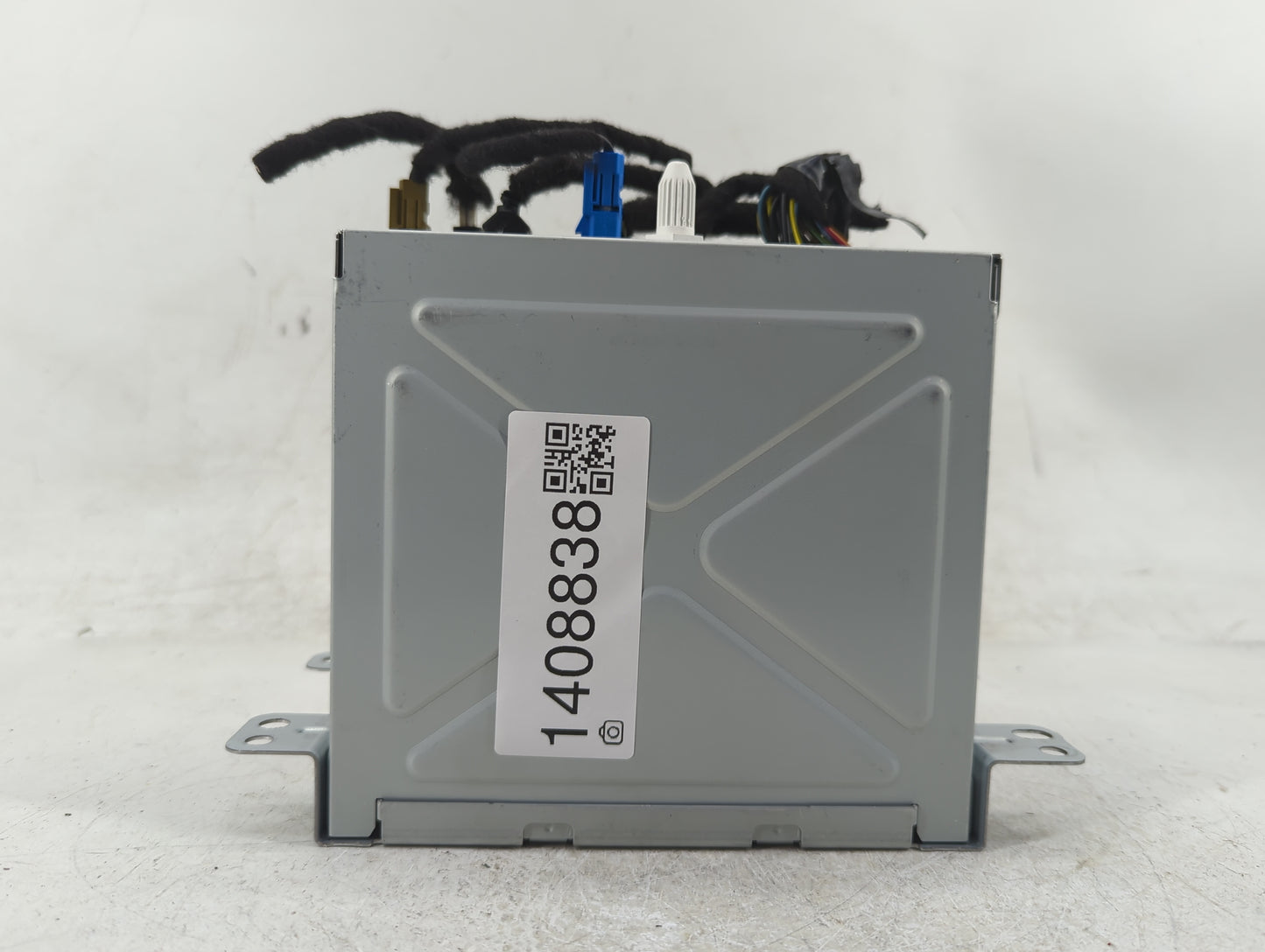 2013 Chevrolet Volt Radio AM FM Cd Player Receiver Replacement P/N:22993877 Fits OEM Used Auto Parts - Oemusedautoparts1.com