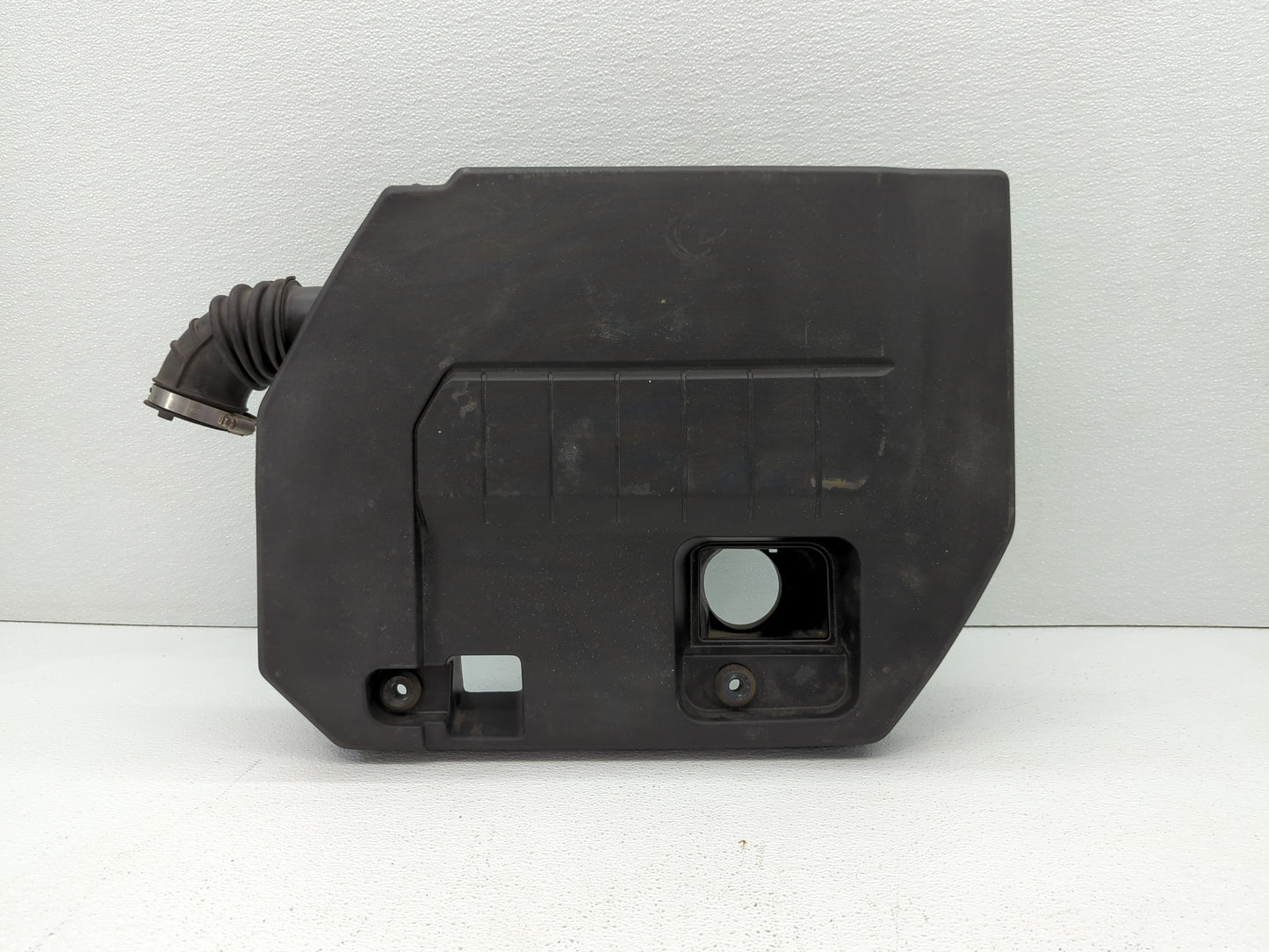 2013 Chevrolet Volt Engine Cover Black - Oemusedautoparts1.com