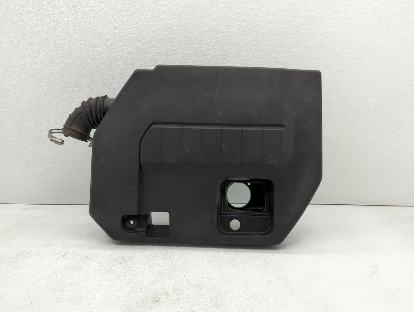 2013 Chevrolet Volt Engine Cover - Oemusedautoparts1.com