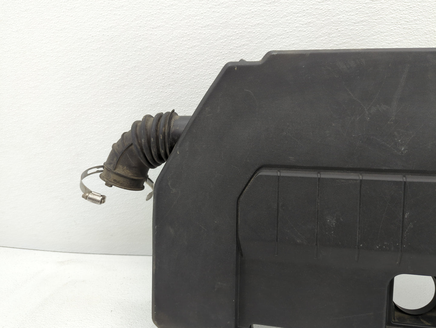 2013 Chevrolet Volt Engine Cover - Oemusedautoparts1.com