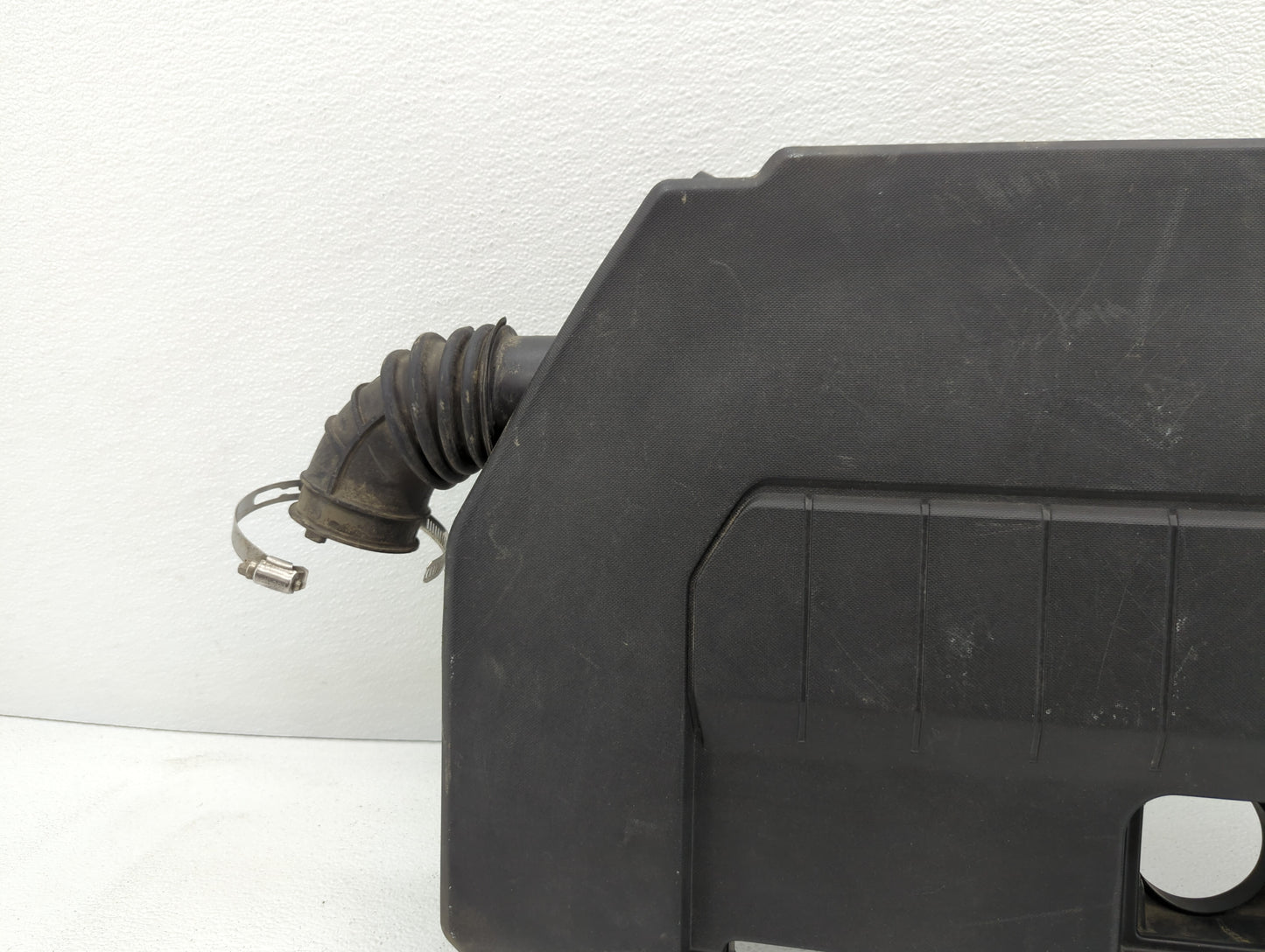 2013 Chevrolet Volt Engine Cover - Oemusedautoparts1.com