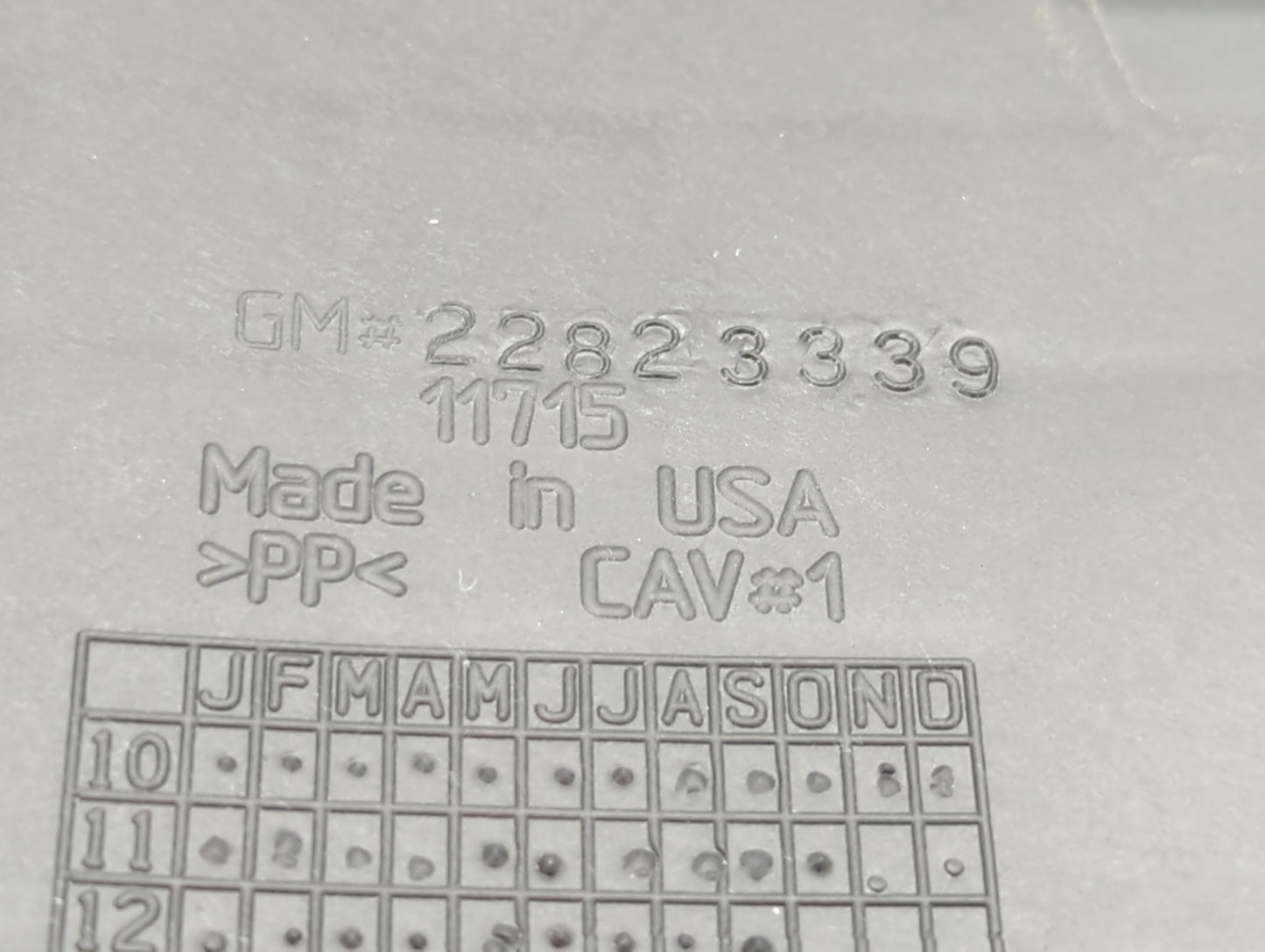 2013 Chevrolet Volt Engine Cover - Oemusedautoparts1.com