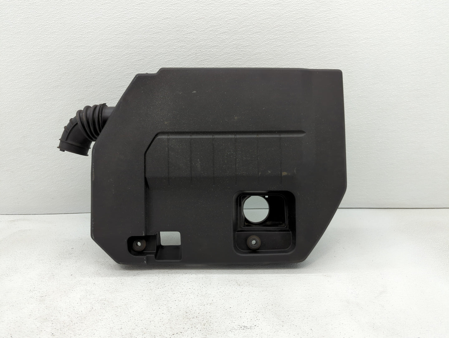 2013 Chevrolet Volt Engine Cover - Oemusedautoparts1.com