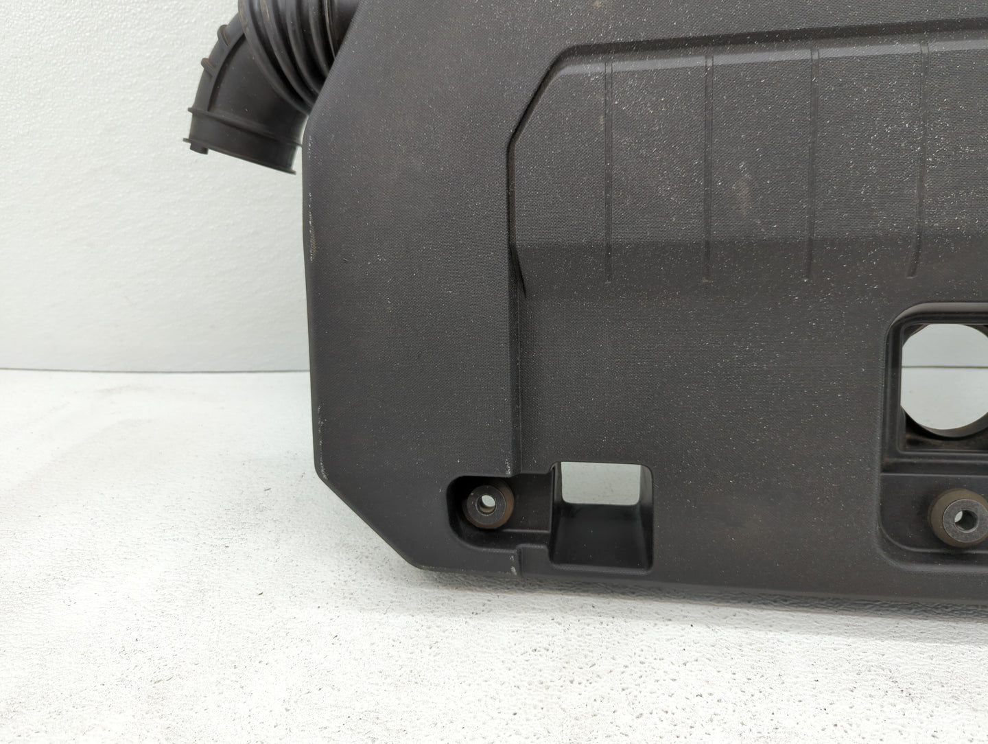 2013 Chevrolet Volt Engine Cover - Oemusedautoparts1.com