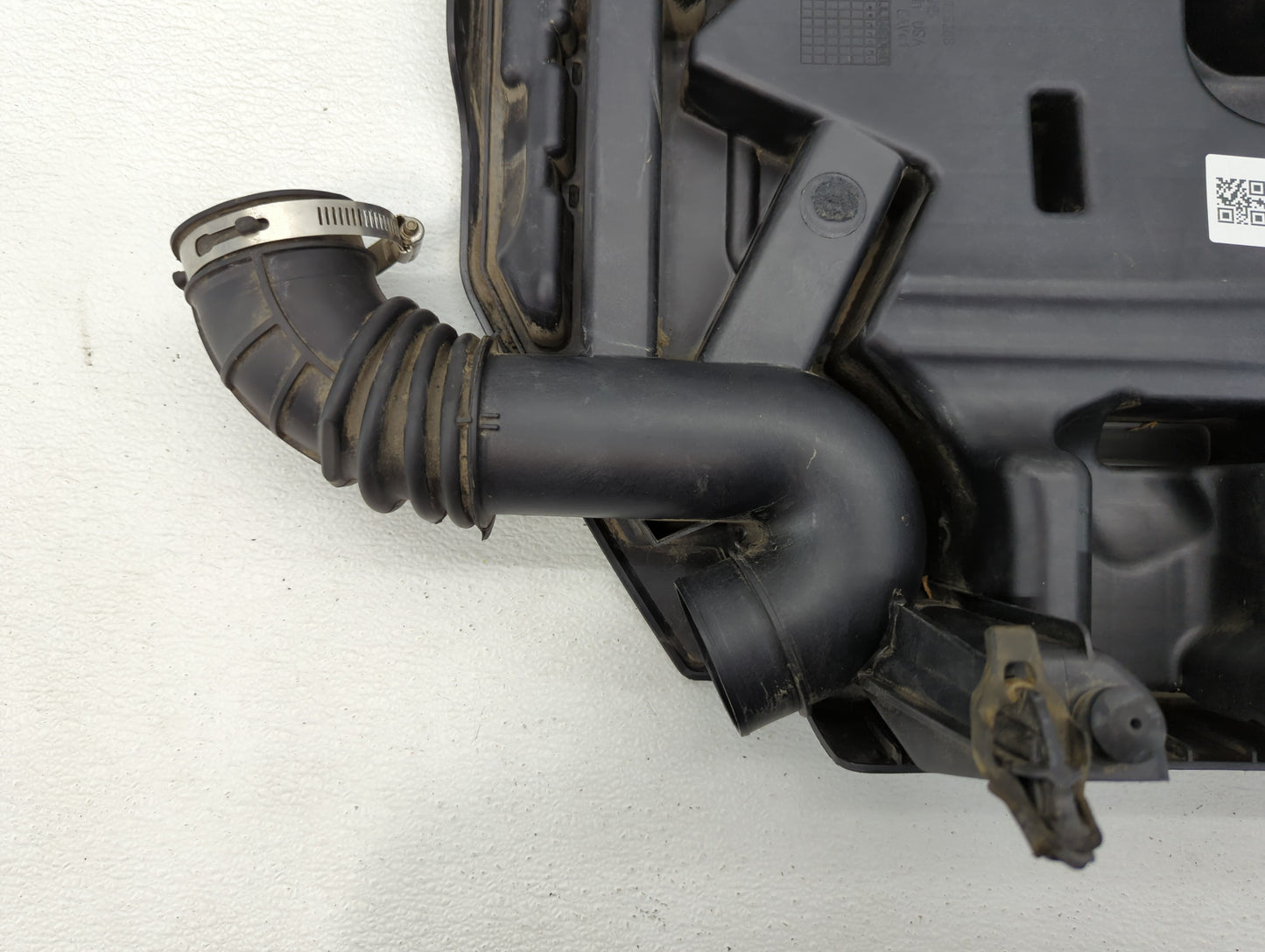 2013 Chevrolet Volt Engine Cover - Oemusedautoparts1.com