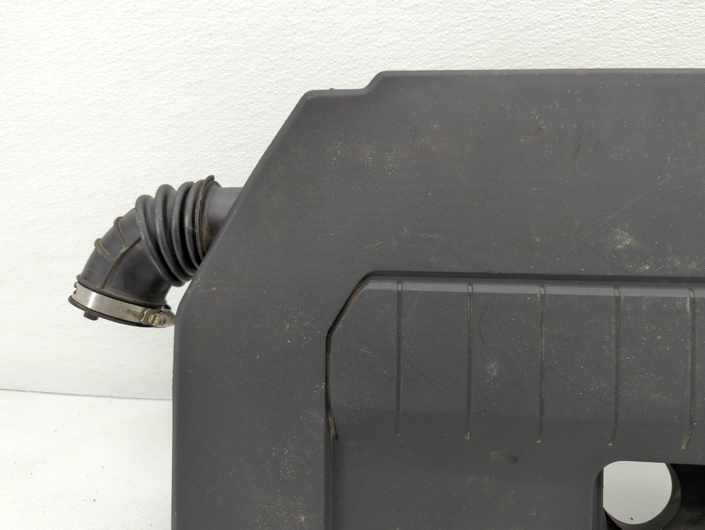 2013 Chevrolet Volt Engine Cover - Oemusedautoparts1.com