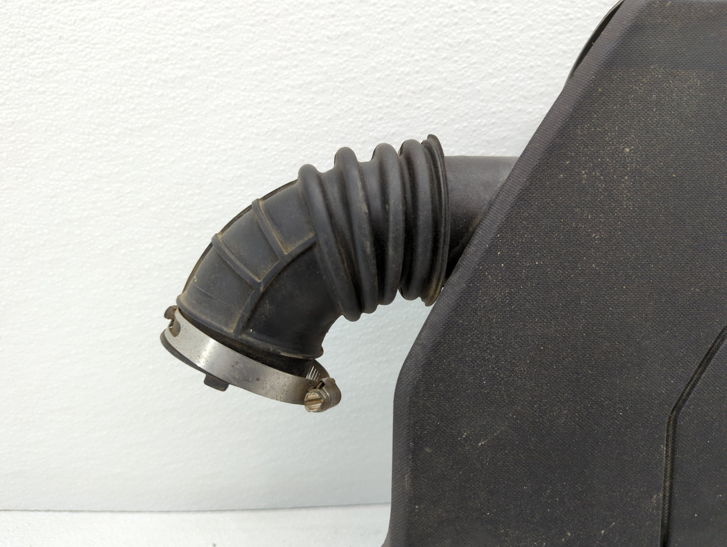 2013 Chevrolet Volt Engine Cover - Oemusedautoparts1.com