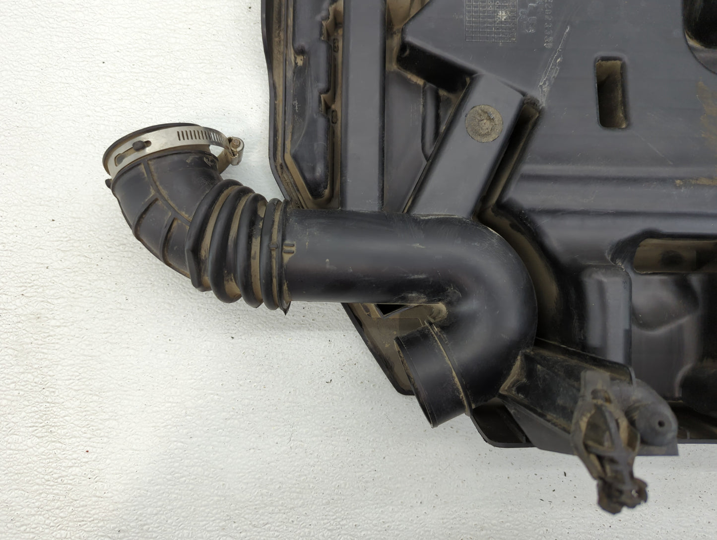 2013 Chevrolet Volt Engine Cover - Oemusedautoparts1.com