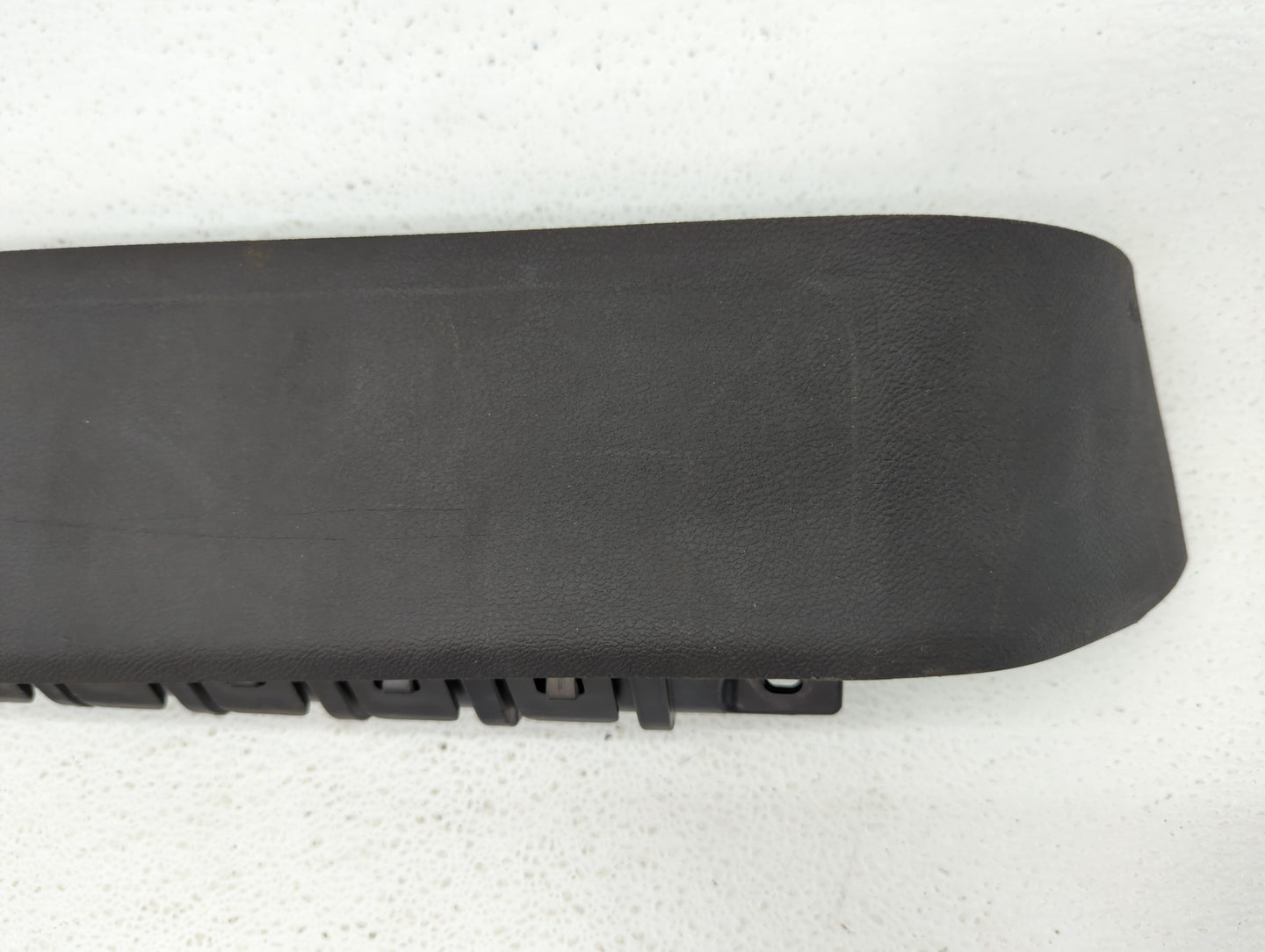 2013-2015 Chevrolet Volt Air Bag Passenger Right Knee OEM P/N:22825450 Fits Fits 2013 2014 2015 OEM Used Auto Parts - Oemuse