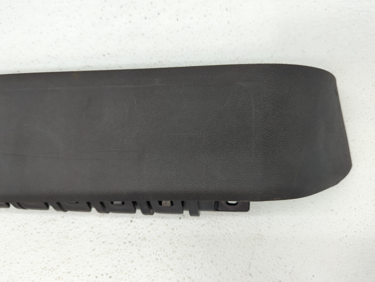 2013-2015 Chevrolet Volt Air Bag Passenger Right Knee OEM P/N:22825450 Fits Fits 2013 2014 2015 OEM Used Auto Parts - Oemuse