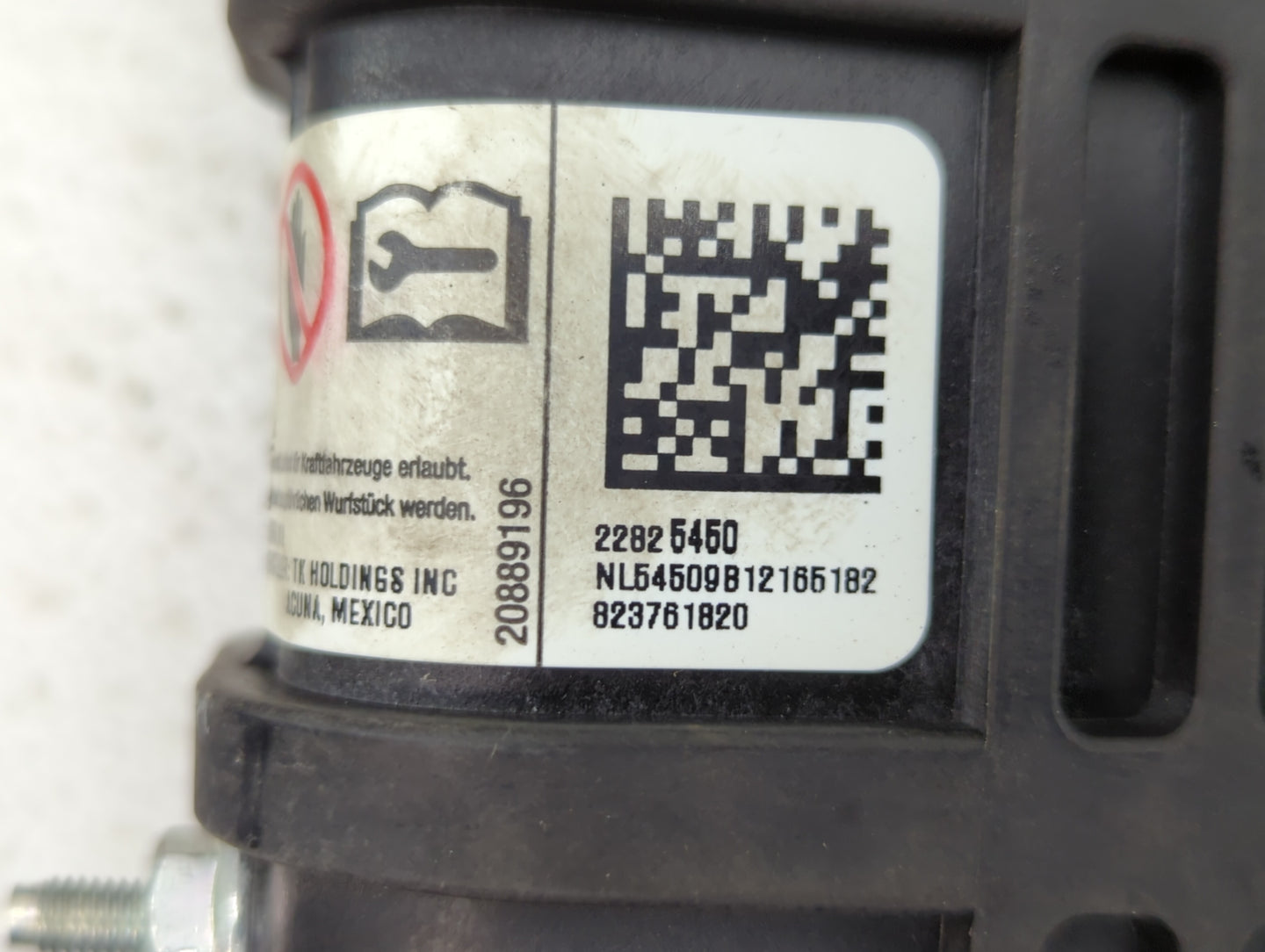 2013-2015 Chevrolet Volt Air Bag Passenger Right Knee OEM P/N:22825450 Fits Fits 2013 2014 2015 OEM Used Auto Parts - Oemuse