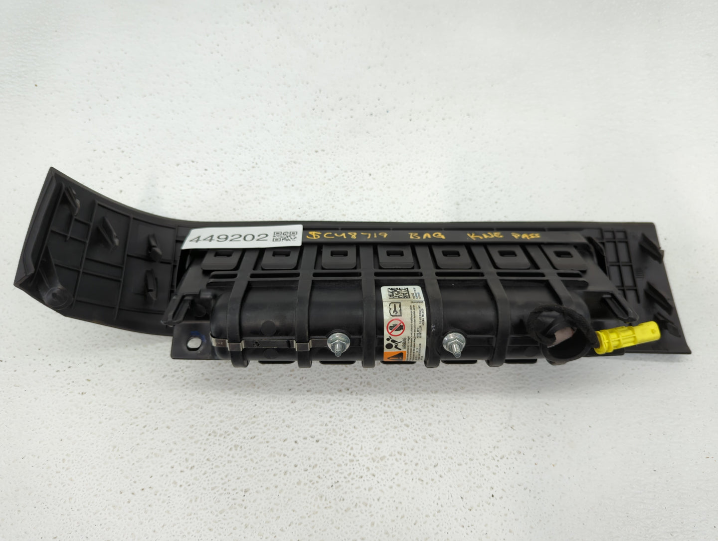 2013-2015 Chevrolet Volt Air Bag Passenger Right Knee OEM P/N:22825450 Fits Fits 2013 2014 2015 OEM Used Auto Parts - Oemuse