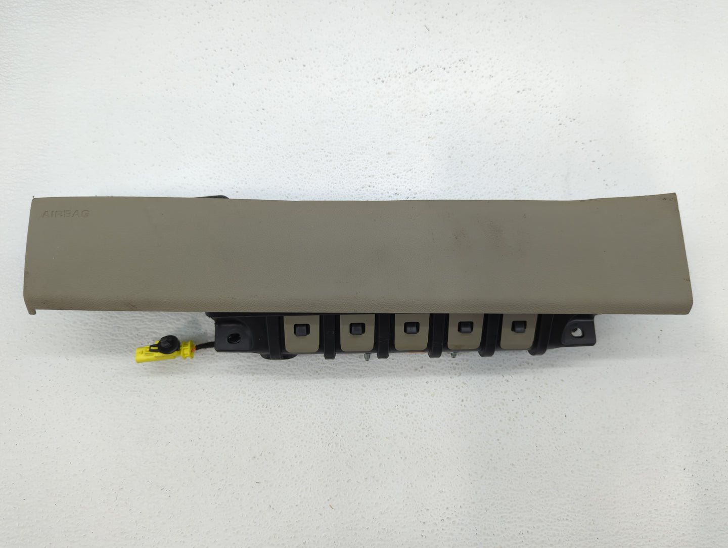 2012-2015 Chevrolet Volt Air Bag Driver Left Knee OEM P/N:22835279 Fits Fits 2012 2013 2014 2015 OEM Used Auto Parts - Oemus