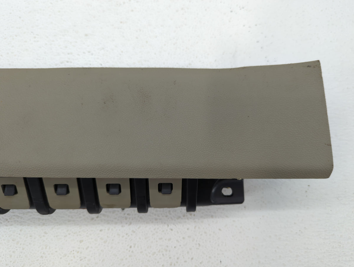 2012-2015 Chevrolet Volt Air Bag Driver Left Knee OEM P/N:22835279 Fits Fits 2012 2013 2014 2015 OEM Used Auto Parts - Oemus