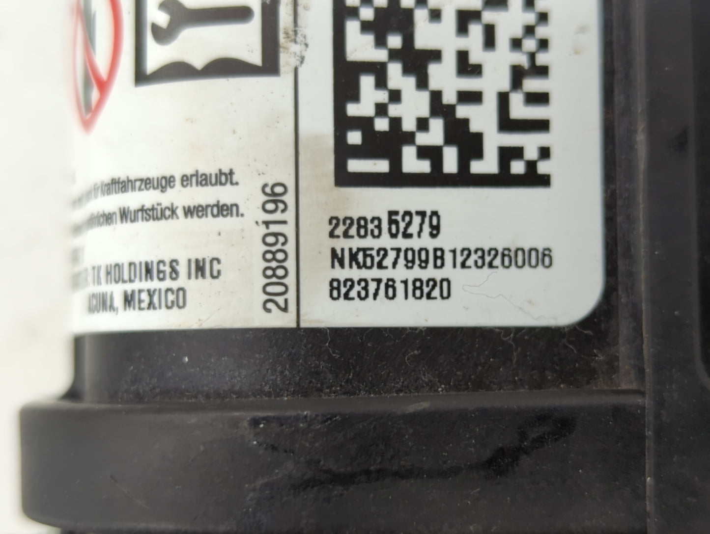 2012-2015 Chevrolet Volt Air Bag Driver Left Knee OEM P/N:22835279 Fits Fits 2012 2013 2014 2015 OEM Used Auto Parts - Oemus