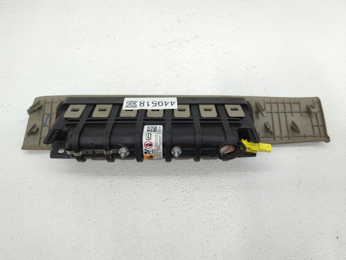 2012-2015 Chevrolet Volt Air Bag Driver Left Knee OEM P/N:22835279 Fits Fits 2012 2013 2014 2015 OEM Used Auto Parts - Oemus