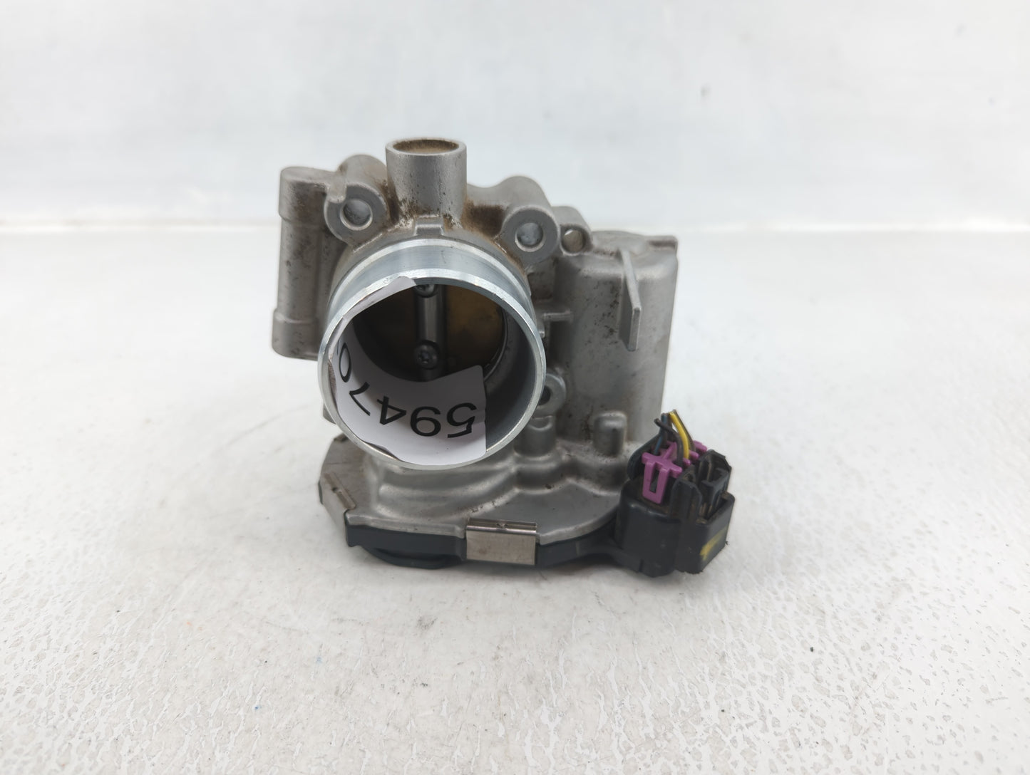 2011-2015 Chevrolet Volt Throttle Body P/N:55581682 Fits Fits 2011 2012 2013 2014 2015 2016 OEM Used Auto Parts - Oemusedaut
