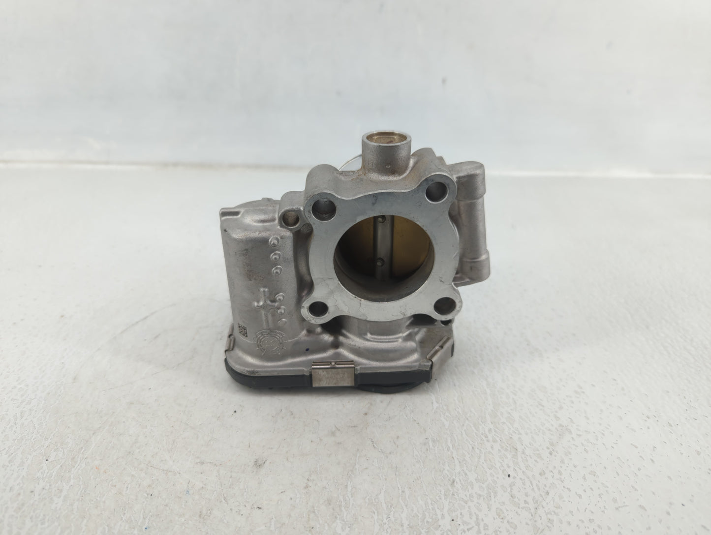 2011-2015 Chevrolet Volt Throttle Body P/N:55581682 Fits Fits 2011 2012 2013 2014 2015 2016 OEM Used Auto Parts - Oemusedaut