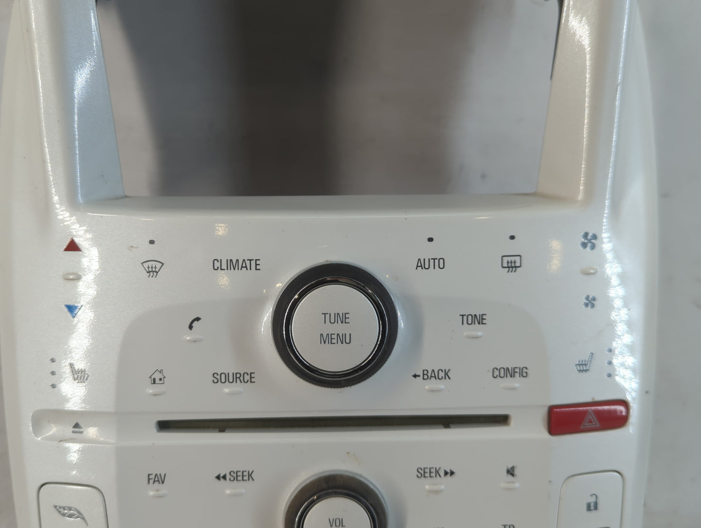 2013-2013 Chevrolet Volt Am Fm Cd Player Radio Receiver - Oemusedautoparts1.com