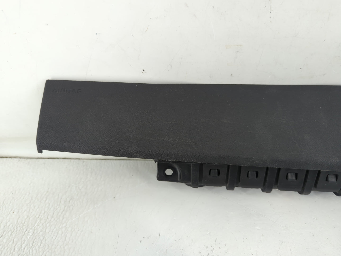2012-2015 Chevrolet Volt Air Bag Driver Left Knee OEM P/N:823761820 20889196, 22821936 Fits Fits 2012 2013 2014 2015 OEM Use