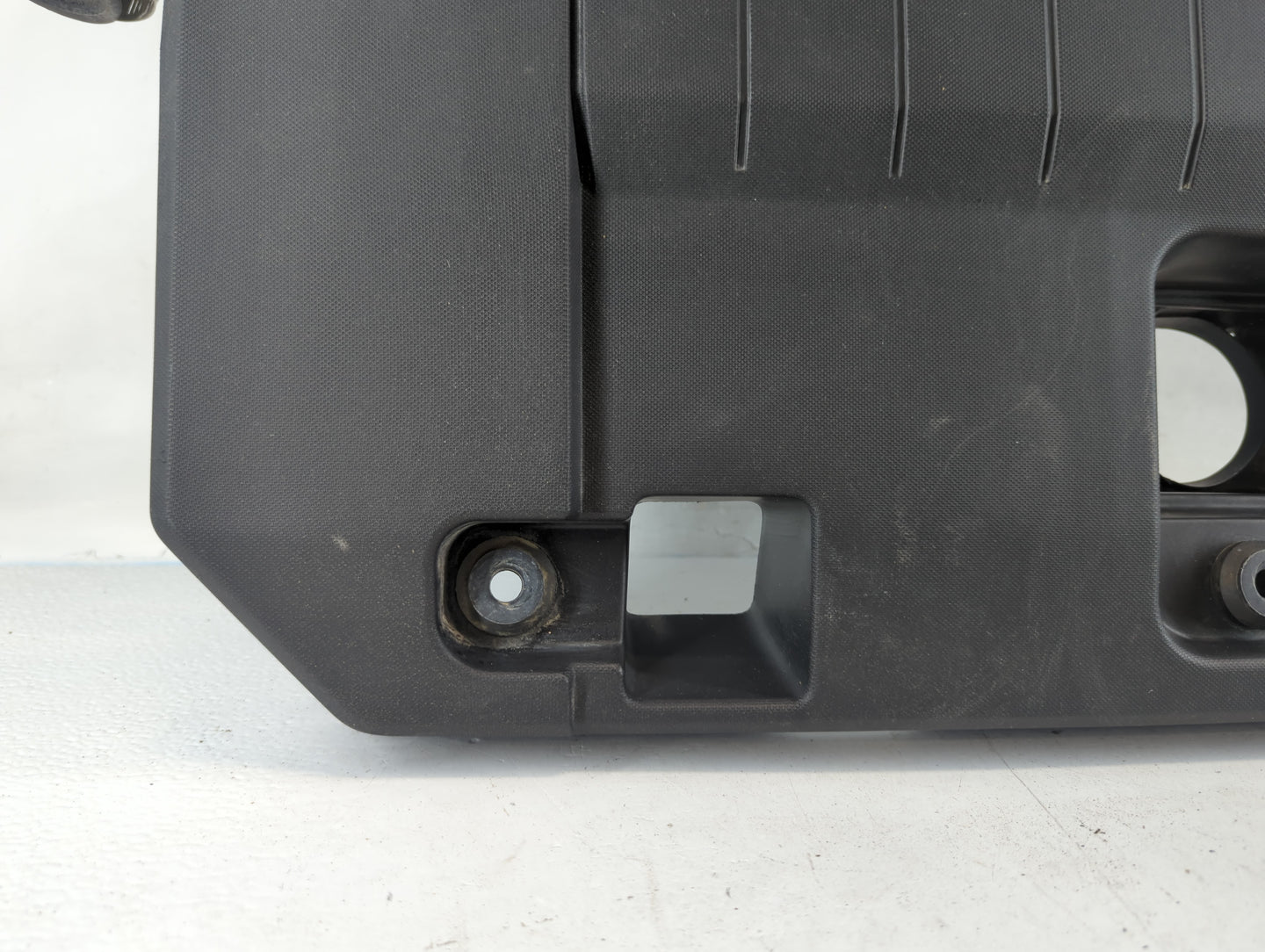2013 Chevrolet Volt Engine Cover - Oemusedautoparts1.com