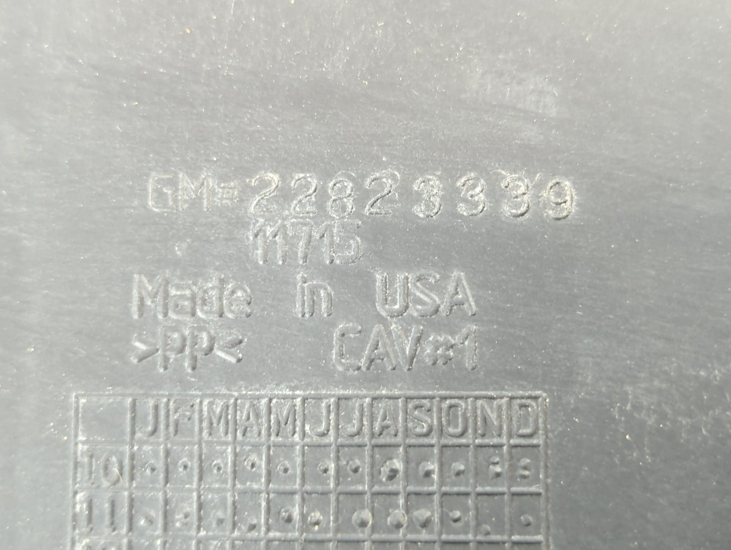 2013 Chevrolet Volt Engine Cover - Oemusedautoparts1.com