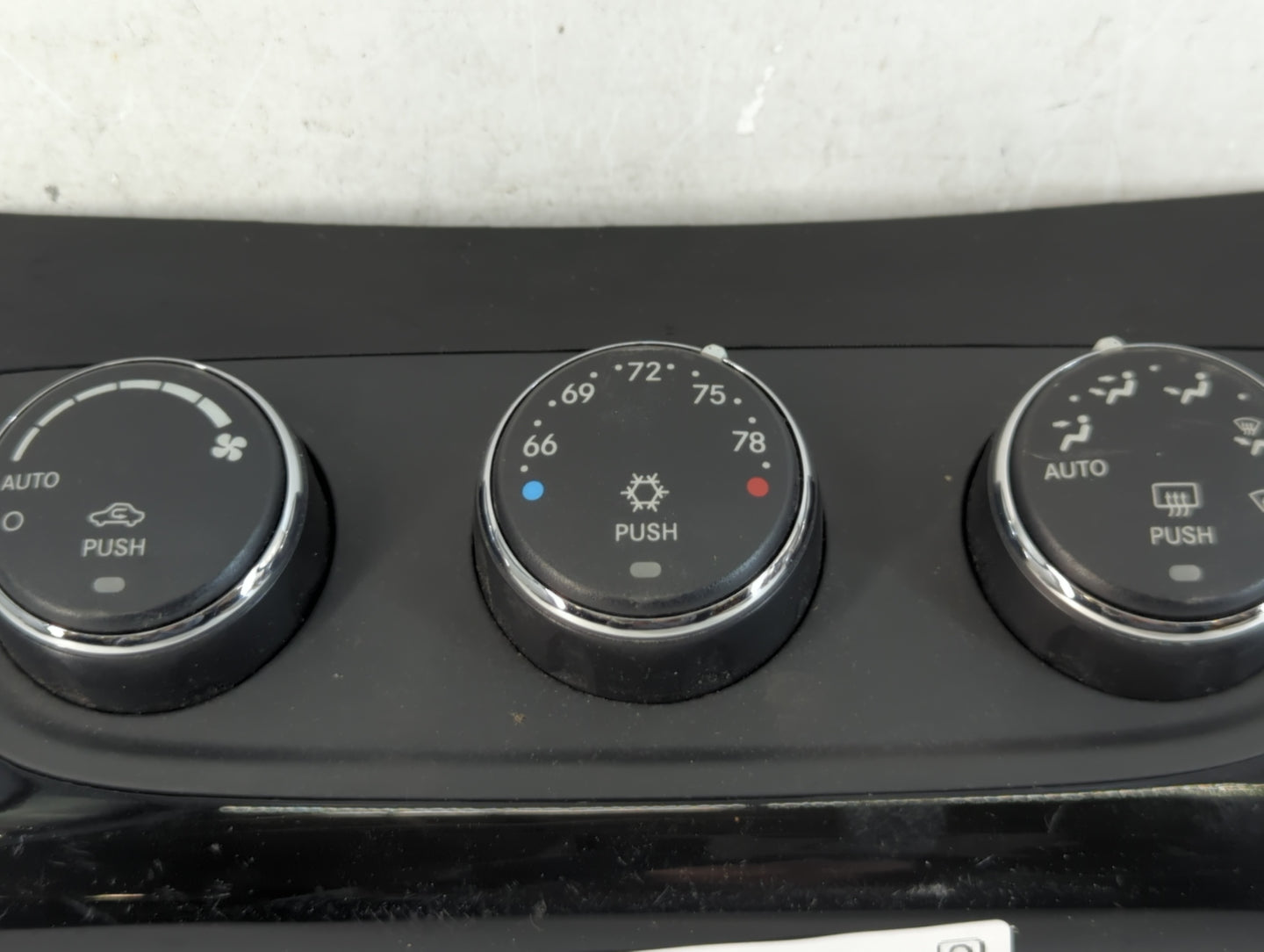 2011-2014 Chrysler 200 Climate Control Module Temperature AC/Heater Replacement P/N:P55111888AI Fits Fits 2010 2011 2012 201