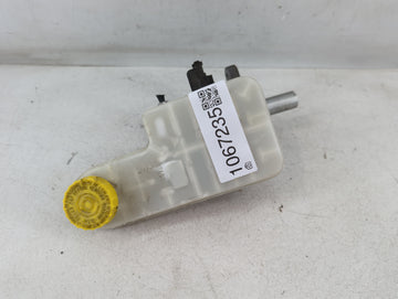 2011-2014 Chrysler 200 Brake Master Cylinder - Oemusedautoparts1.com