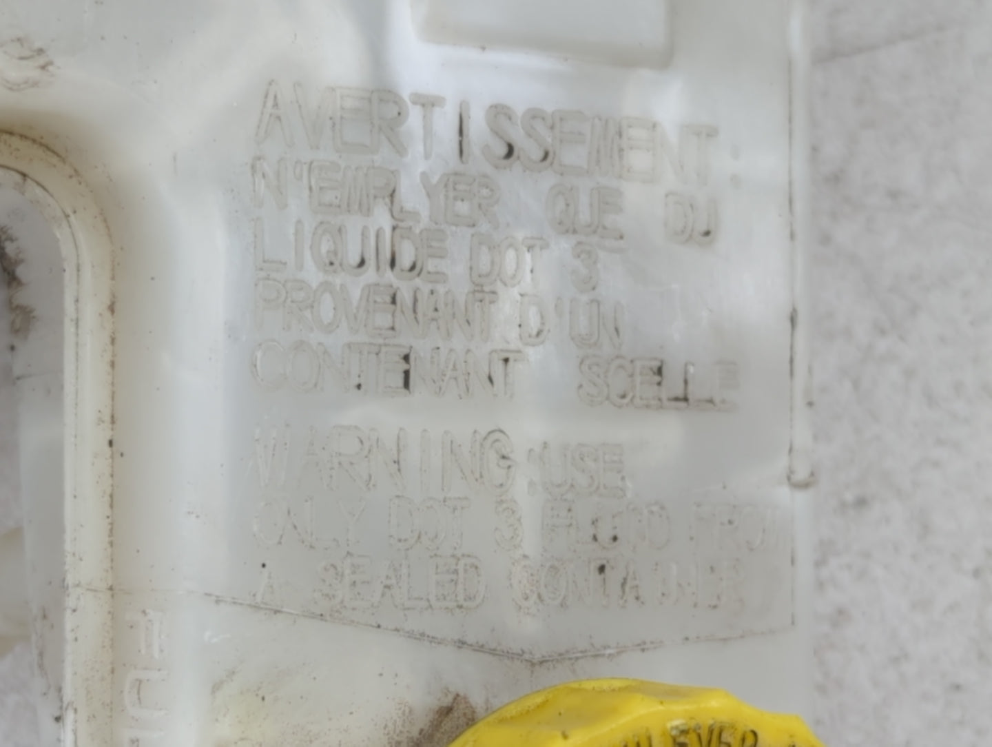 2011-2014 Chrysler 200 Brake Master Cylinder - Oemusedautoparts1.com