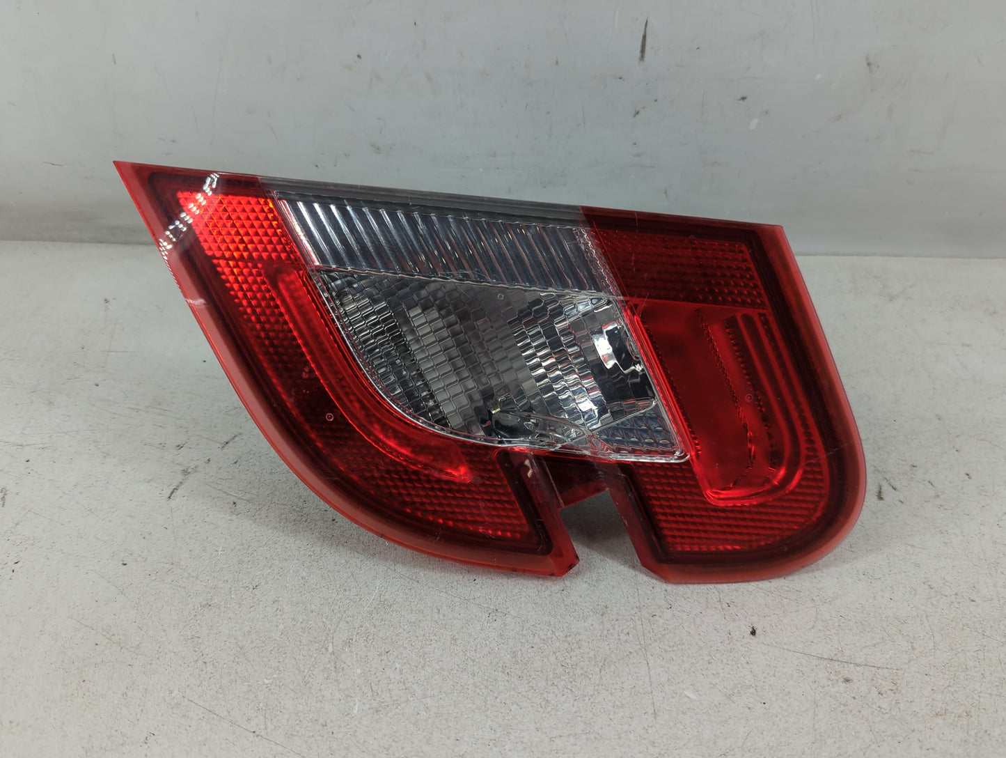 2011-2014 Chrysler 200 Tail Light Assembly Passenger Right OEM P/N:AG13-15500-A Fits Fits 2011 2012 2013 2014 OEM Used Auto 