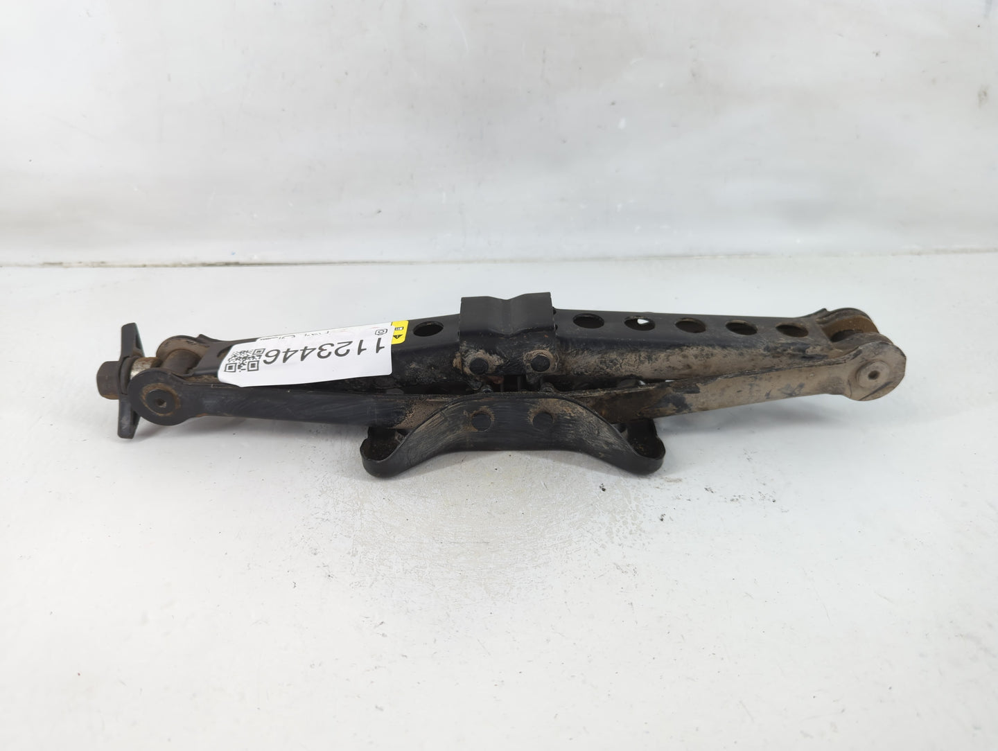 2013 Chrysler 200 Spare Scissor Car Jack - Oemusedautoparts1.com