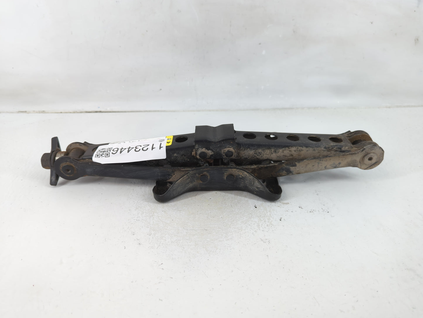 2013 Chrysler 200 Spare Scissor Car Jack - Oemusedautoparts1.com