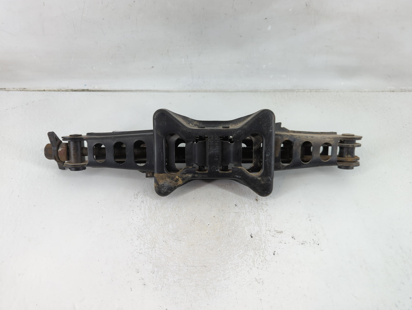2013 Chrysler 200 Spare Scissor Car Jack - Oemusedautoparts1.com
