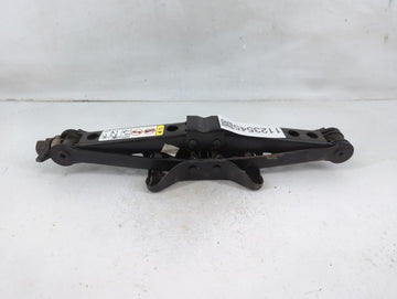 2013 Chrysler 200 Spare Scissor Car Jack - Oemusedautoparts1.com